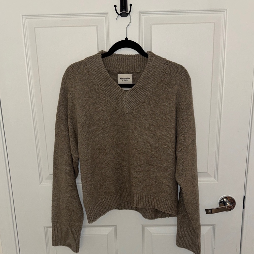 Abercrombie & Fitch Brown V-Neck Sweater